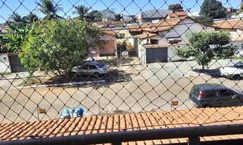 Imagem: Prédio com 01 sobrado, mais 07 kitnetes