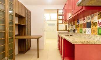 Imagem 2: Apartamento para venda tem 87 metros quadrados com 3 quartos em Auxiliadora - Porto Alegre