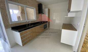 Imagem 5: Casa Nova com Piscina e Cozinha Planejada