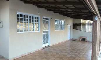 Imagem: Alugo casa 03 quartos na QE 09 próxima