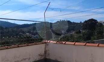 Imagem 5: Sobrado com entrada lateral, vago na região do Horto Florestal