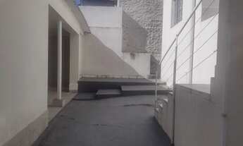 Imagem 3: De fundos, no Centro de Valinhos