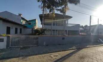 Imagem 2: Sobrado para venda tem 150 metros quadrados com 4 quartos em Ubatuba - São Francisco do Su