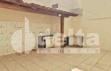 Imagem 2: Casa para aluguel, 3 quartos, 1 suíte, 2 vagas, Santa Mônica - Uberlândia/MG