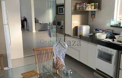 Imagem 5: Casa de condomínio sobrado para aluguel tem 280 metros quadrados