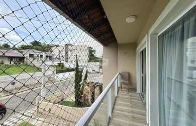 Imagem 5: Casa com 03 dormitórios, sendo uma suíte com sacada, além de um banheiro social e um terra