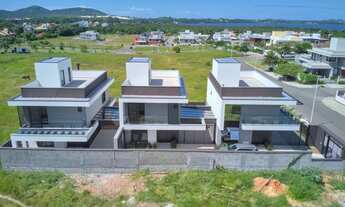 Imagem 2: CASA NA LAGOA DA CONCEIÇÃO MODERNO E ALTO PADRÃO