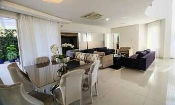 Imagem 4: Aluguel de Temporada e Venda / Casa de Alto Padrão, próxima ao Open Shopping, confira!