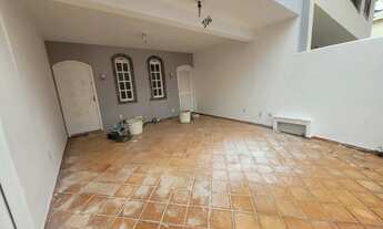 Imagem 5: Casa na Imbetiba para aluguel com 3 suítes, sendo 1 no térreo, e 2 vagas de garagem, Macaé