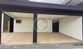 Imagem 3: Casa de Alto Padrão em Condomínio Fechado em Ubatuba 3 Suítes, Piscina e 300m² de Confort