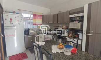 Imagem 2: Sobrado à venda no bairro São Sebastião em Palhoça/SC