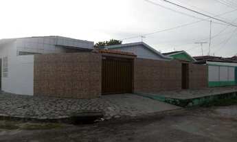 Imagem: Alugo Casa de esquina com 5 quartos, 4 banheiros