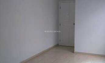 Imagem 2: 4 quartos (sendo 1 de serviço), sala, cozinha com armários 1 vaga na garagem