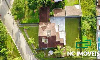 Imagem 2: Venda - Belo Sobrado Com 3 Pavimentos no Condomínio Mar Verde