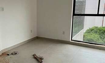 Imagem 2: Apartamento para venda possui 200 metros quadrados com 4 quartos em Ponta Verde