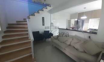 Imagem: Casa / Sobrado - 04 Dormitórios com Suíte