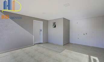 Imagem 2: Que tal um sobrado frente para rua em São José dos Pinhais com 3 quartos e 2 vagas?