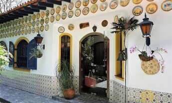 Imagem 3: Casa colonial, ampla em rua fechada