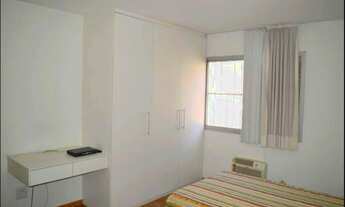 Imagem: Flats ao lado do metrô Consolação, entrada