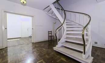 Imagem 2: Planalto Paulista Casa de 2 andares, no centro do terreno perto do Clube Syrio ,em Indian