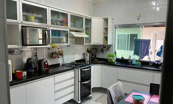 Imagem 3: Linda, espaçosa casa no Laranjeiras Premium