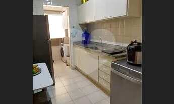 Imagem 6: Apartamento disponível para a venda no Edifício Petinelli com excelente localização no Cen