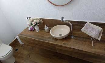 Imagem 3: Sobrado para venda tem 658 metros quadrados com 5 quartos, espaço Gourmet e piscina aqueci