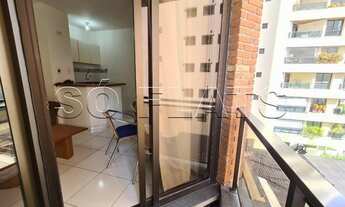 Imagem 5: Flat mobiliado, espaçoso com 1x dormitório em rua arborizada no coração de Moema. Sem buro