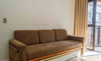 Imagem 6: Flat mobiliado com serviços com 1 amplo dormitório e sala com varanda no Jardins. Sem fiad