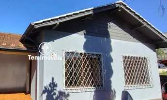 Imagem 2: Casa Comercial no Bairro Glória, 4 Salas, Banheiro, Excelente Localização, Travessa da Rua