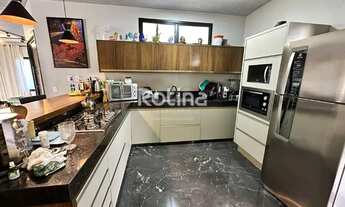 Imagem 6: Casa para alugar, 3 quartos, 2 suítes, 2 vagas, Segismundo Pereira - Uberlândia/MG - R$ 4