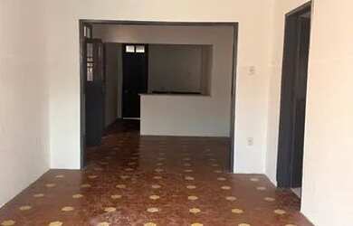 Imagem 2: Casa no 18 do Forte com ótima localização