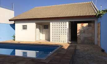 Imagem: Casa para aluguel e venda possui 180m2