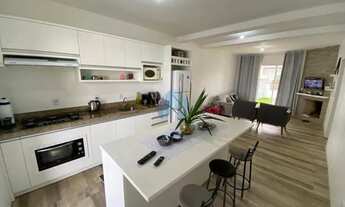 Imagem 7: Bela Casa Localizada no Loteamento Quinta dos Açores, Próxima ao Centro de Garopaba!