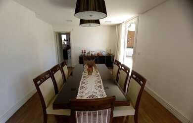 Imagem 5: Sobrado para venda tem 658 metros quadrados com 5 quartos, espaço Gourmet e piscina aqueci