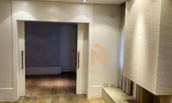 Imagem 6: Apartamento com 220m², 4 quartos, 3 suítes, 5 banheiros e 3 vagas de garagem