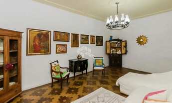 Imagem 3: Casa térrea de 167m2, jardim, hall de entrada, living amplo, 3 dormitórios