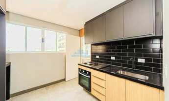 Imagem 5: Apartamento andar alto, reformado, a venda no Centro de Curitiba