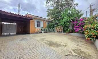 Imagem: Casa com 4 Dormitórios sendo 1 suíte