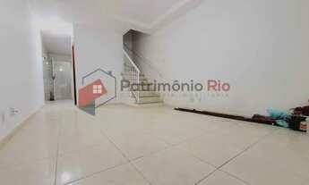 Imagem 2: Irajá casa 02 quartos sendo 01 suíte com varanda - 02 vagas - Aceitando Financiamento!