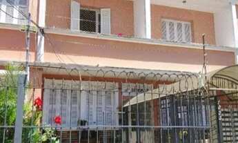 Imagem 2: Apartamento 2 dormitórios, 1 banheiro, living amplo, ensolarado, em Menino Deus na Marcíli