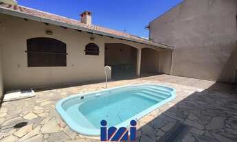 Imagem: Casa com Piscina quadra do Mar para locação