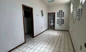 Imagem 6: CASA GRANDE 4 salas e 3/4 PROXIMO AO SHOPPING, USO COMERCIAL OU RESIDENCIAL