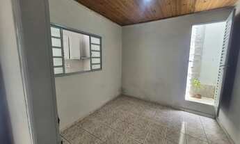 Imagem 4: Aluga se casa particular 2/4 de fundo no bairro Martins