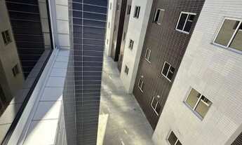 Imagem 5: REPASSE há 5 minutos da praia! Com portaria 24 horas + área de lazer completa!