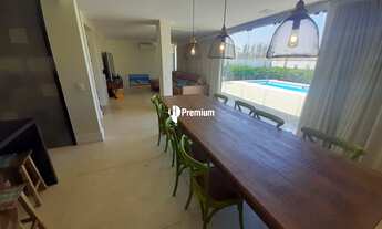 Imagem 2: Casa de condomínio para venda tem 440 metros quadrados com 4 quartos