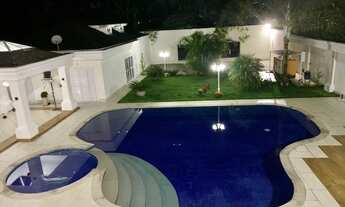 Imagem 4: Mansão Maravilhosa com fino acabamento em estilo Neoclássico. Venha conhecer!