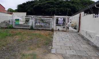 Imagem 2: Casa de alvenaria, com ampla sala e cozinha conjugada, 01 dormitório, banheiro, despensa