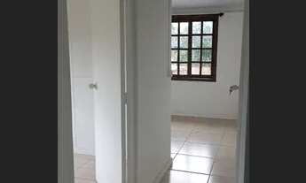 Imagem 2: Casa, 2 quartos bairro Santo Inacio perto do parque barigui com garagem