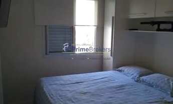 Imagem 7: APTO COM CARPETE DE MADEIRA E ARMÁRIOS